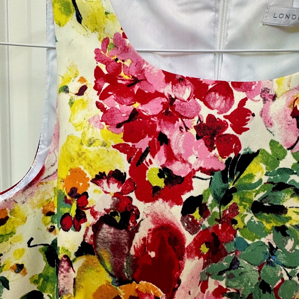 Womens Sleeveless Floral Dress - Size 2